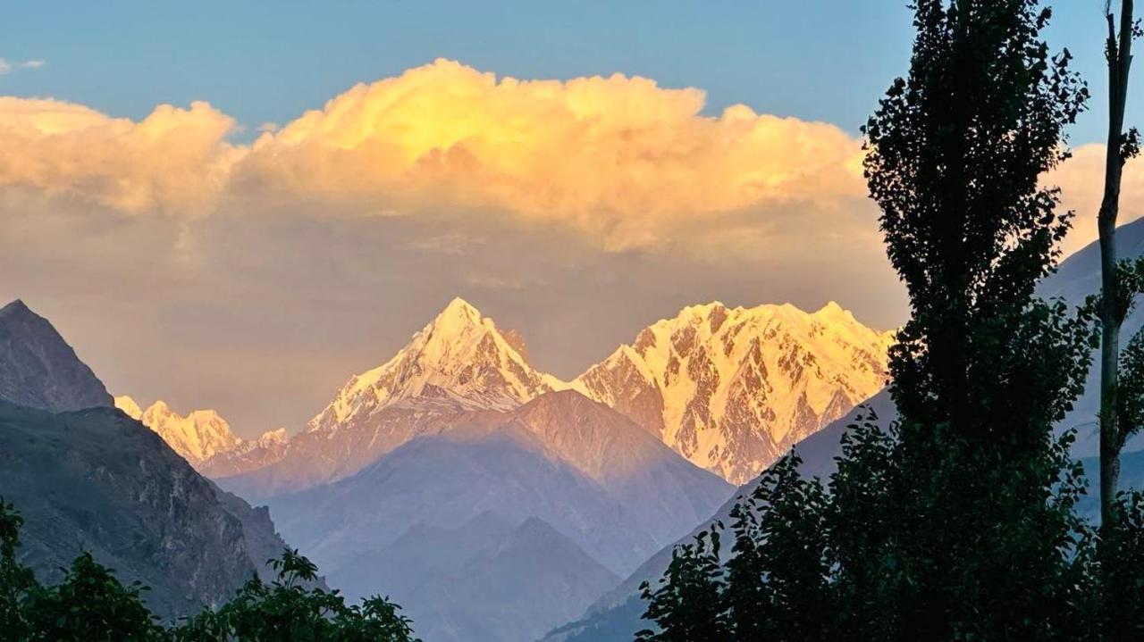 Backpackers Stories By Old Hunza Inn Karimabad  Экстерьер фото