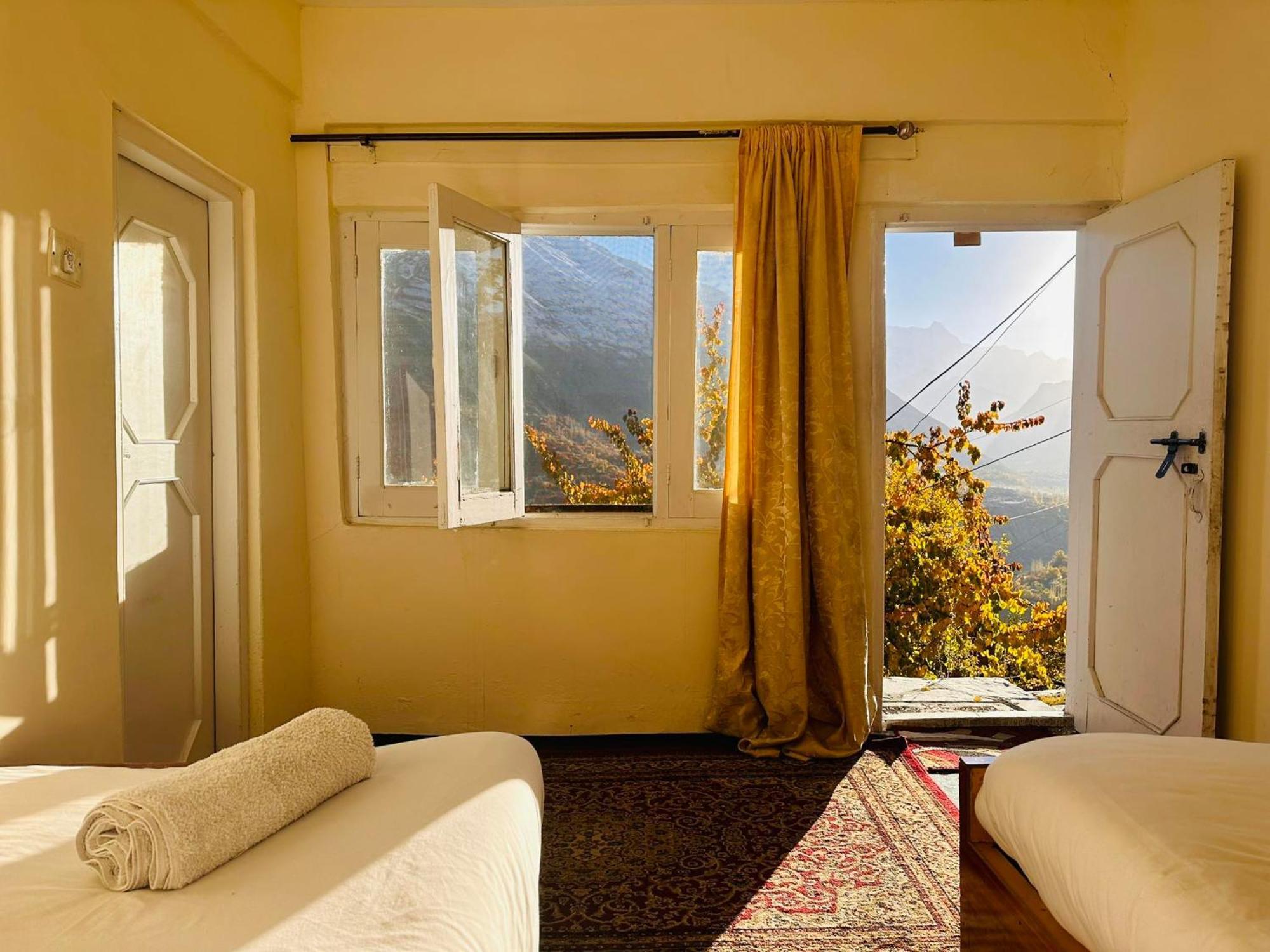 Backpackers Stories By Old Hunza Inn Karimabad  Экстерьер фото
